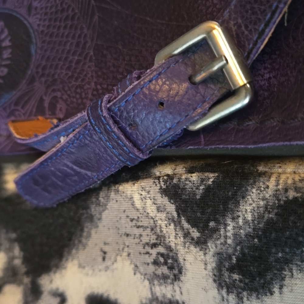 Lucky Brand Deep Blue leather look Flip Flop sandals with silver tone buckle - Picture 4 of 13